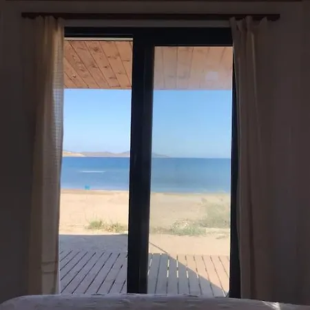 Tiny House By The Sea In Camel Apartman *